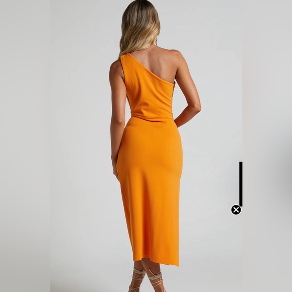 Showpo Monette Dress - Picture 2 of 4